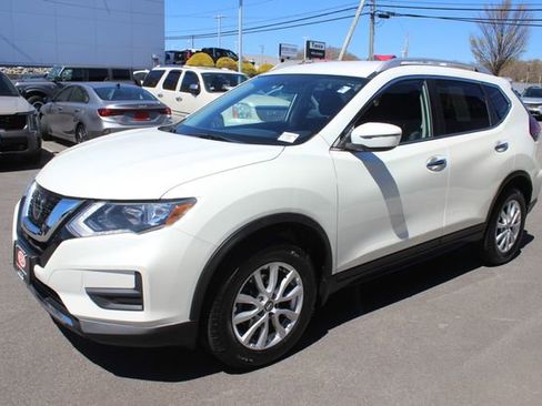 Used 2018 Nissan Rogue SV AWD/4WD image 2