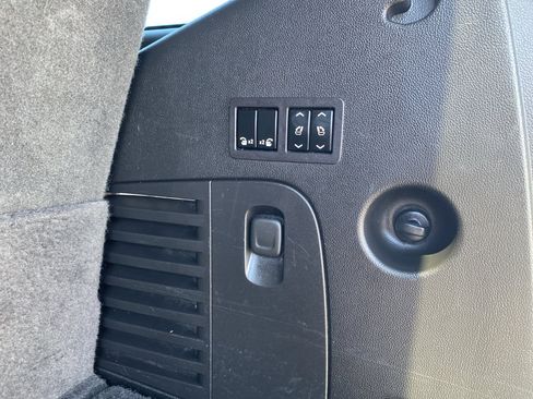 Used 2018 Chevrolet Tahoe Premier AWD/4WD image 12