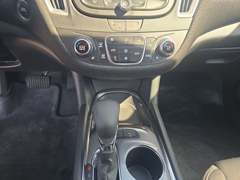 Used 2024 Chevrolet Malibu LT image 15