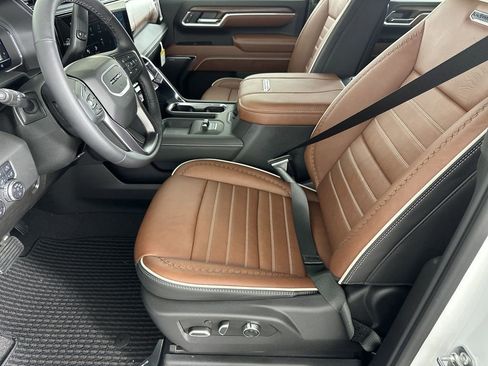 New 2025 GMC Sierra 2500 Denali Ultimate w/ Max Trailering Package image 8