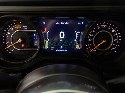 New 2026 Jeep Wrangler Unlimited Sahara AWD/4WD image 32