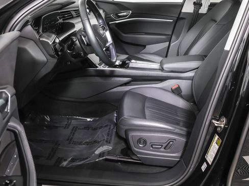 Used 2023 Audi e-tron Premium image 22