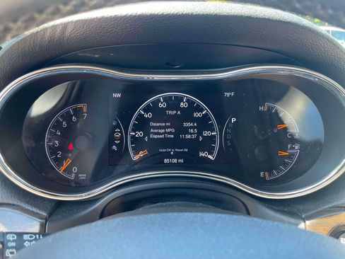 Used 2014 Jeep Grand Cherokee Laredo w/ Quick Order Package 23E AWD/4WD image 25