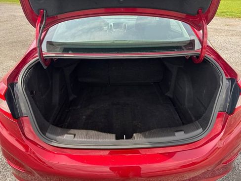 Used 2018 Chevrolet Cruze LT w/ Sun And Sound Package FWD image 19