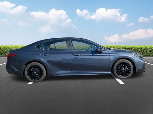 New 2026 Toyota Camry SE FWD image 3