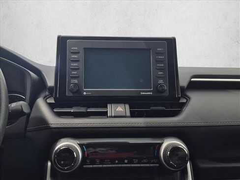 Used 2021 Toyota RAV4 LE AWD/4WD image 14