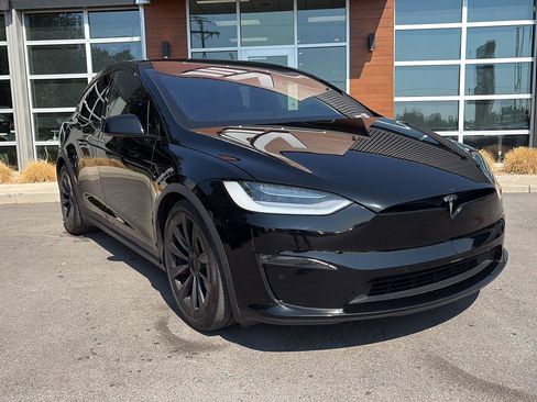 Used 2022 Tesla Model X Plaid AWD/4WD image 2