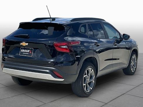 Used 2024 Chevrolet Trax LT w/ Driver Confidence Package FWD image 13