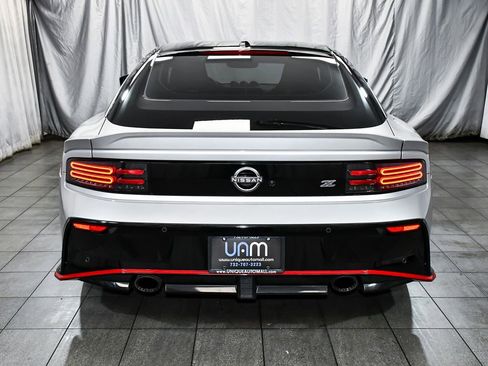 Used 2024 Nissan Z NISMO w/ Floor Mat Package RWD image 5
