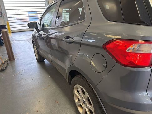 Used 2018 Ford EcoSport SE w/ SE Convenience Package image 3