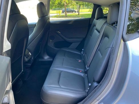 Used 2025 Tesla Model Y Performance AWD/4WD image 17