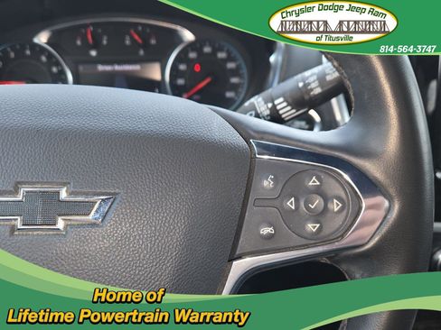 Used 2023 Chevrolet Traverse RS image 18