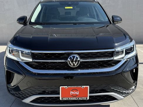 Certified 2024 Volkswagen Taos SEL image 2