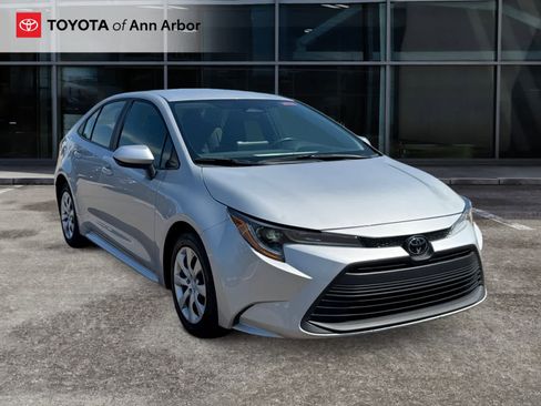 Used 2024 Toyota Corolla LE FWD image 1