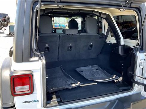 Used 2024 Jeep Wrangler Unlimited AWD/4WD image 34
