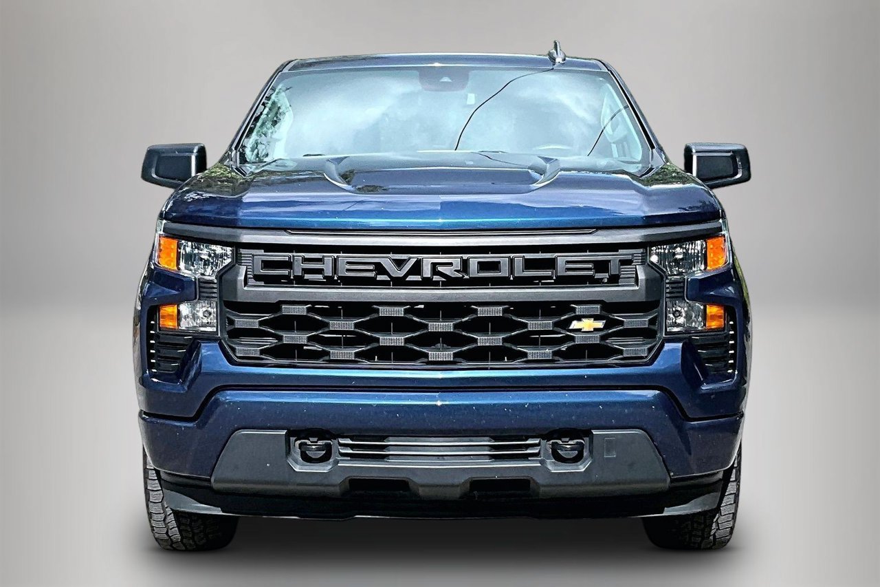 Used 2022 Chevrolet Silverado 1500 Custom AWD/4WD image 3