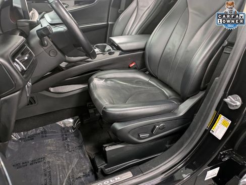 Used 2022 Lincoln Nautilus Reserve AWD/4WD image 13