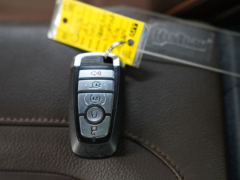 Used 2025 Ford Expedition King Ranch AWD/4WD image 37