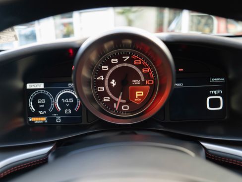 Used 2018 Ferrari GTC4Lusso T image 20