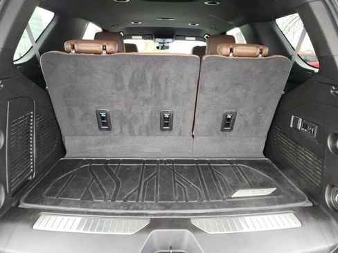Used 2024 Chevrolet Tahoe High Country AWD/4WD image 8
