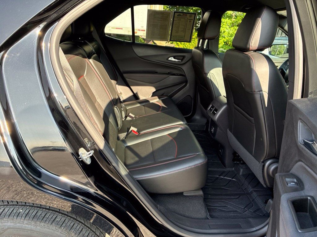 Used 2024 Chevrolet Equinox RS w/ RS Leather Package AWD/4WD image 40