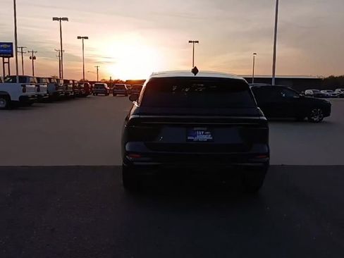 Used 2024 Lincoln Nautilus Premier w/ Jet Appearance Package image 7