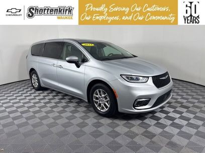 Used 2023 Chrysler Pacifica Touring-L