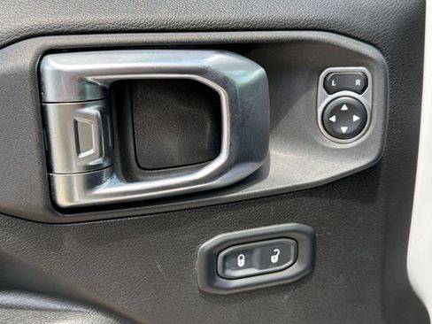 Used 2023 Jeep Wrangler Unlimited w/ Sun & Screen Package AWD/4WD image 26