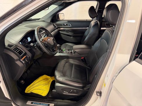 Used 2017 Ford Explorer Sport AWD/4WD image 23