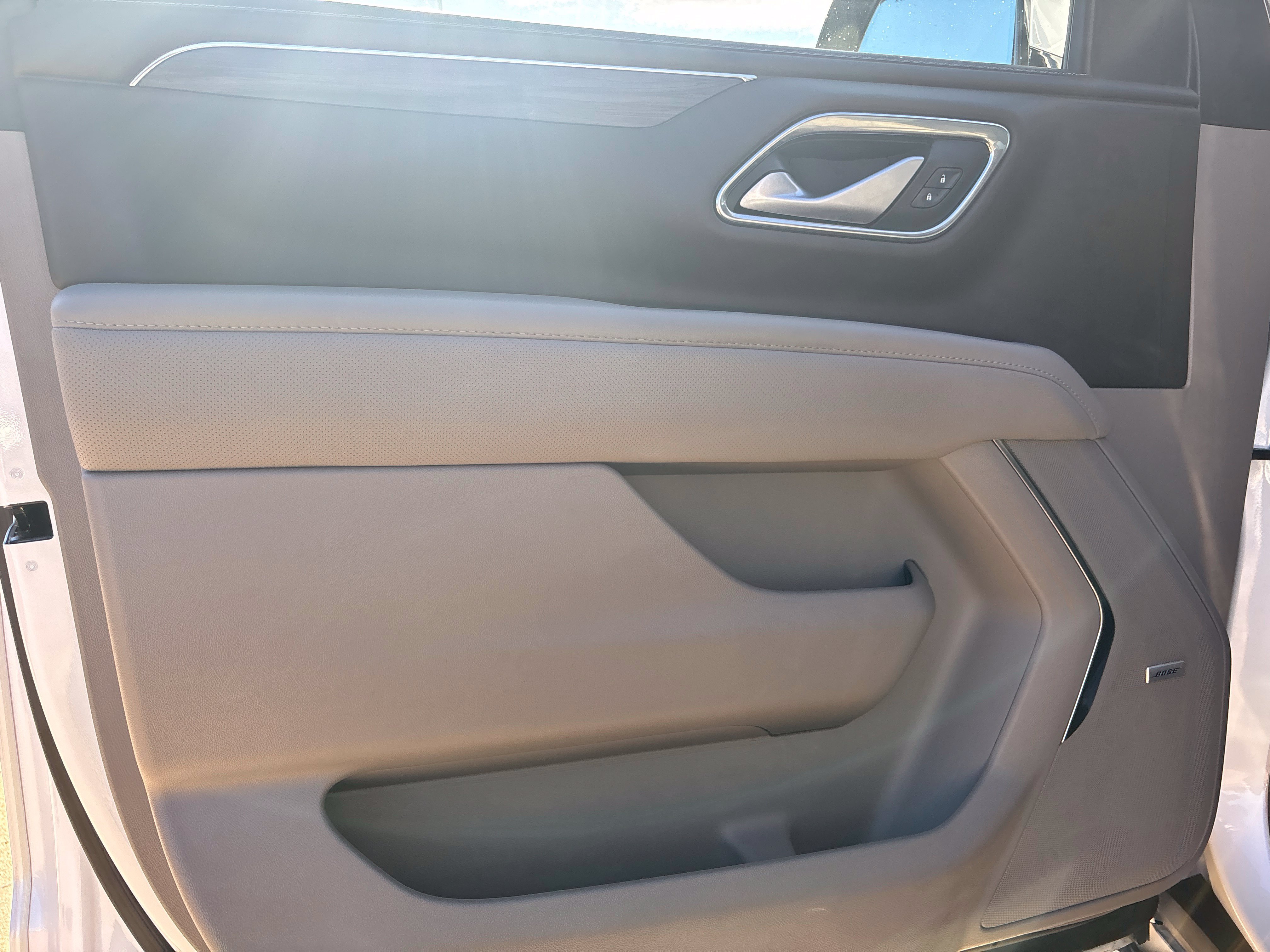 Used 2022 GMC Yukon SLT w/ SLT Luxury Package AWD/4WD image 24