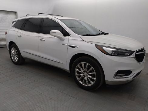 Used 2020 Buick Enclave Essence w/ Sound and Sites Package FWD image 11
