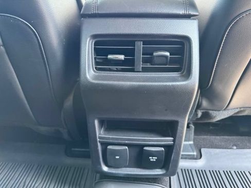 Used 2018 Ford Edge SEL w/ Equipment Group 201A AWD/4WD image 18