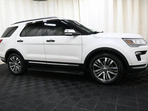Used 2018 Ford Explorer Platinum image 8