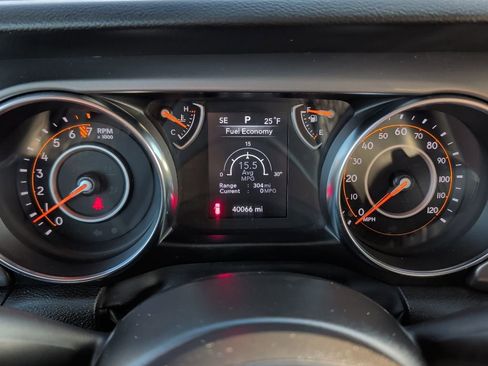 Used 2022 Jeep Wrangler Unlimited Sport image 25