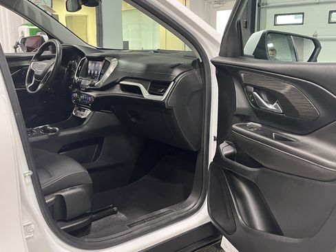 Certified 2022 GMC Terrain SLE w/ Driver Convenience Package AWD/4WD image 8