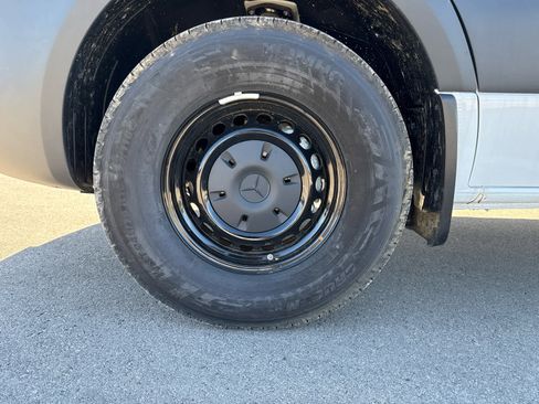 New 2025 Mercedes-Benz Sprinter 2500 image 9