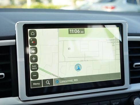 New 2025 Hyundai Venue Limited image 17