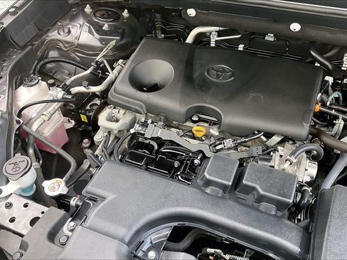 Used 2024 Toyota RAV4 XLE FWD image 35