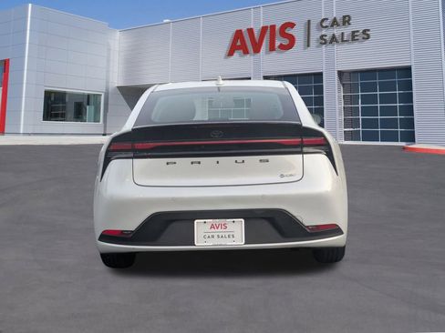 Used 2024 Toyota Prius LE image 7