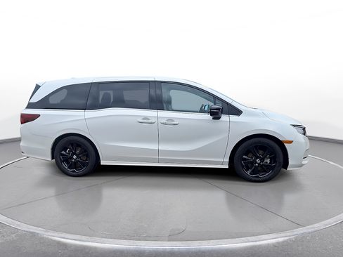Used 2023 Honda Odyssey Sport image 9