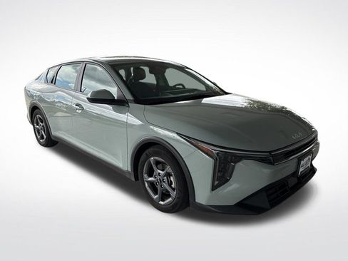 Used 2025 Kia K4 FWD image 4