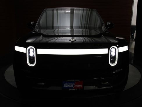 Used 2023 Rivian R1T Adventure image 38