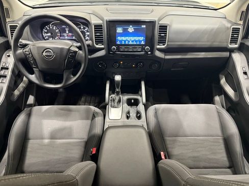 Used 2023 Nissan Frontier SV image 14