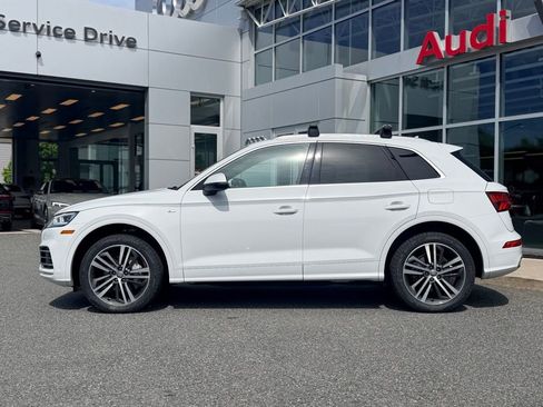 Used 2020 Audi Q5 e Premium Plus w/ Premium Plus Package AWD/4WD image 3