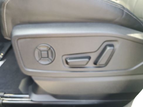 Used 2025 Audi Q5 Premium Plus w/ Premium Plus image 24