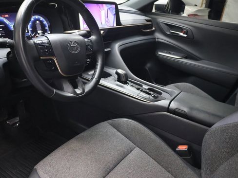 Used 2023 Toyota Crown XLE image 18