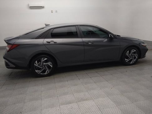 Used 2025 Hyundai Elantra Sport FWD image 10