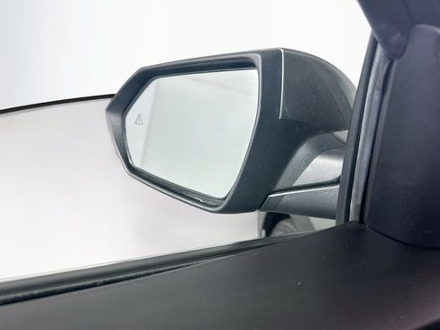 Used 2025 Hyundai Elantra Limited FWD image 16