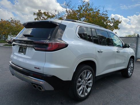 Used 2024 GMC Acadia Denali w/ Super Cruise Package image 4