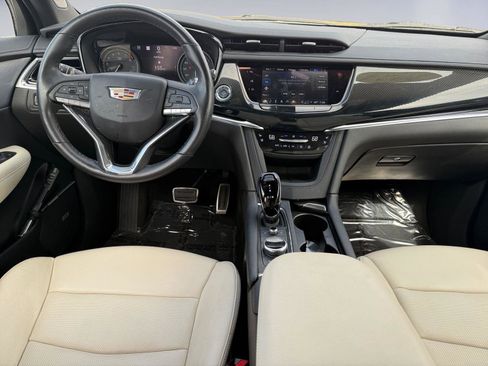 Used 2024 Cadillac XT6 Sport w/ Technology Package image 14